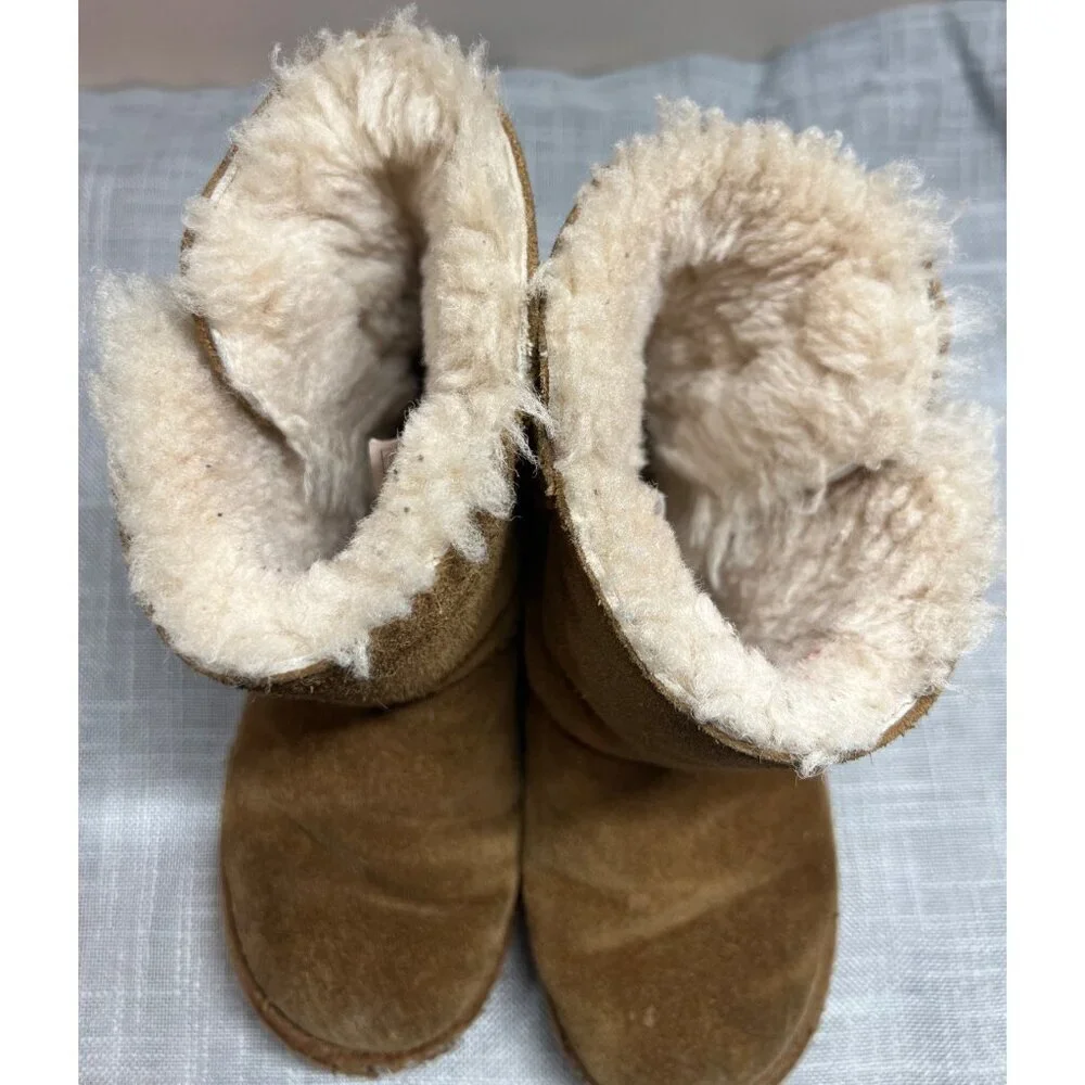 Ugg Australia Girls Boots Sherpa Lined Size 1 Tan Brown Side Button Detail